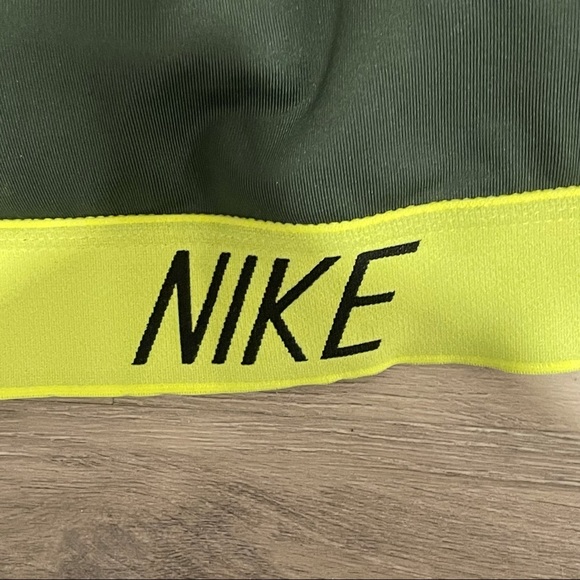 Nike Dri-Fit Sports Bra Size XS - Picture 5 of 6